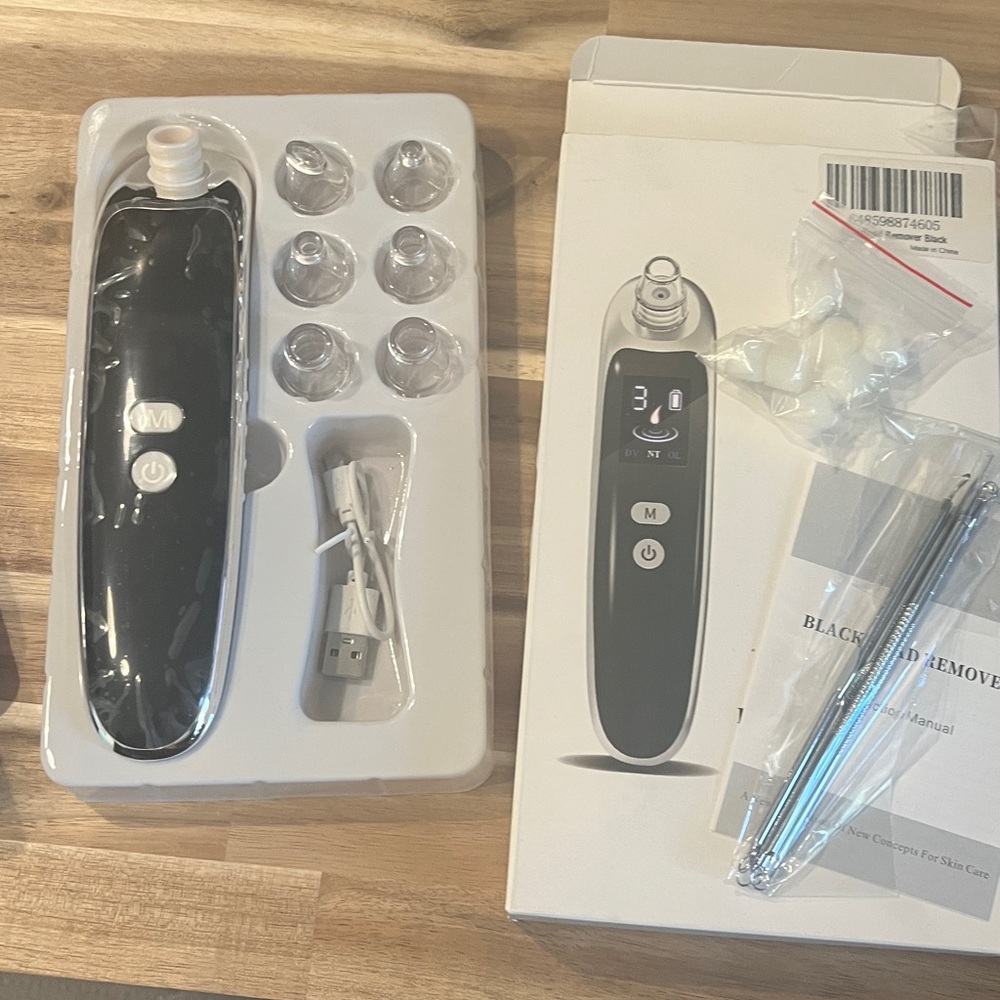🧼FACE CLEANER Blackhead Remover Device with Display NEW IN BOX - Picture 2 of 3